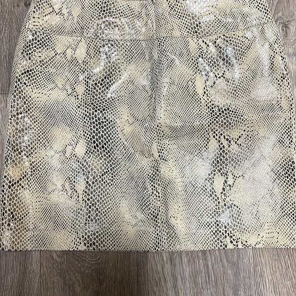 Tan and black snake skin. Leather  10% polyester lining Sz4 fully lined - Picture 2 of 4